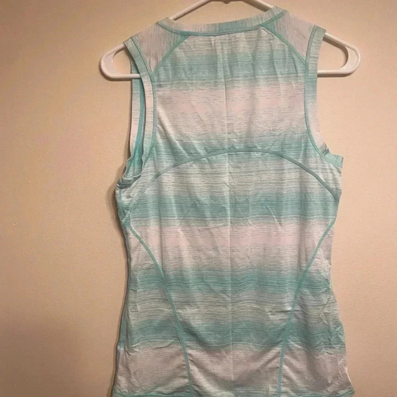 Athleta Teal and White Athetic Tank. Size M - Picture 5 of 5